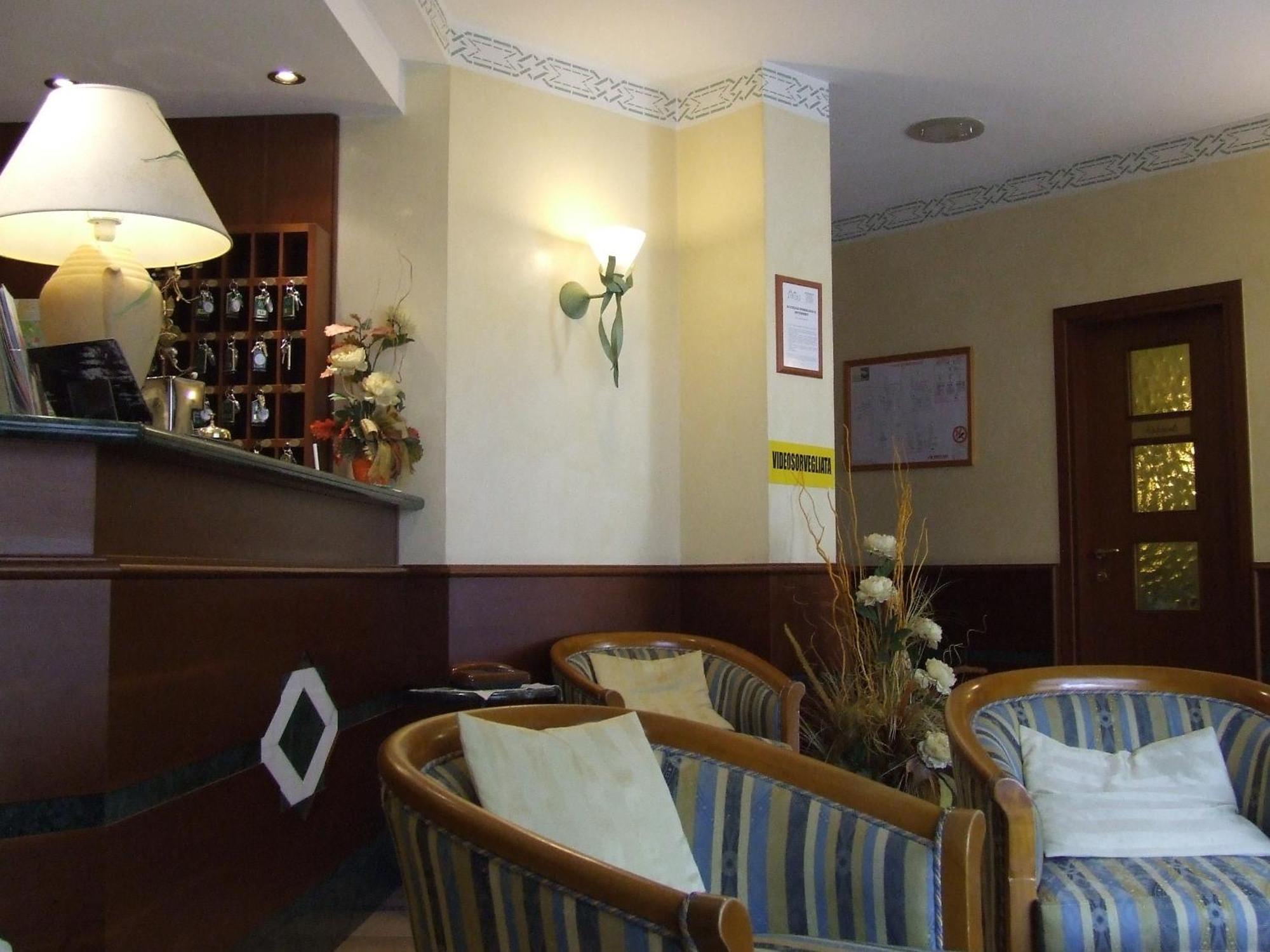 Albergo Il Cochino Montale  ภายนอก รูปภาพ