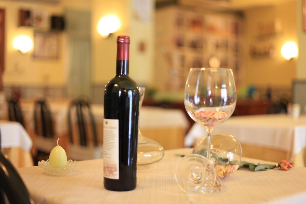 Albergo Il Cochino Montale  ภายนอก รูปภาพ