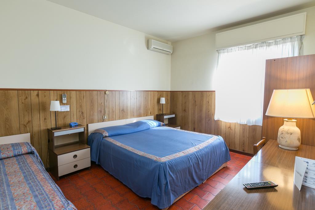 Albergo Il Cochino Montale  ภายนอก รูปภาพ