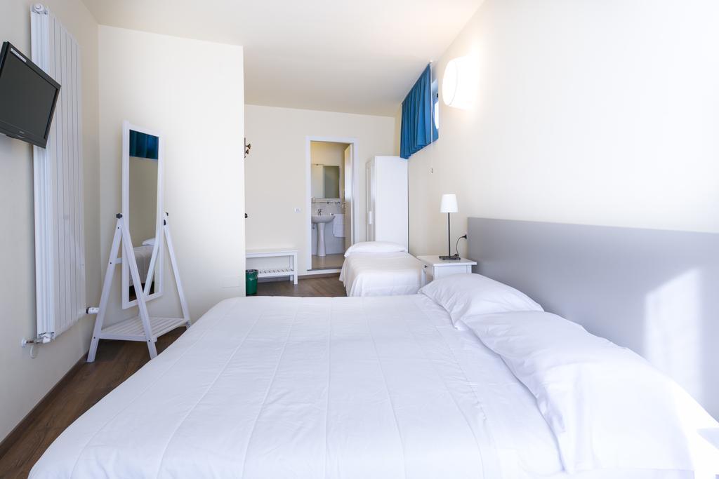 Albergo Il Cochino Montale  ภายนอก รูปภาพ