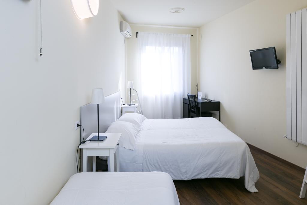 Albergo Il Cochino Montale  ภายนอก รูปภาพ
