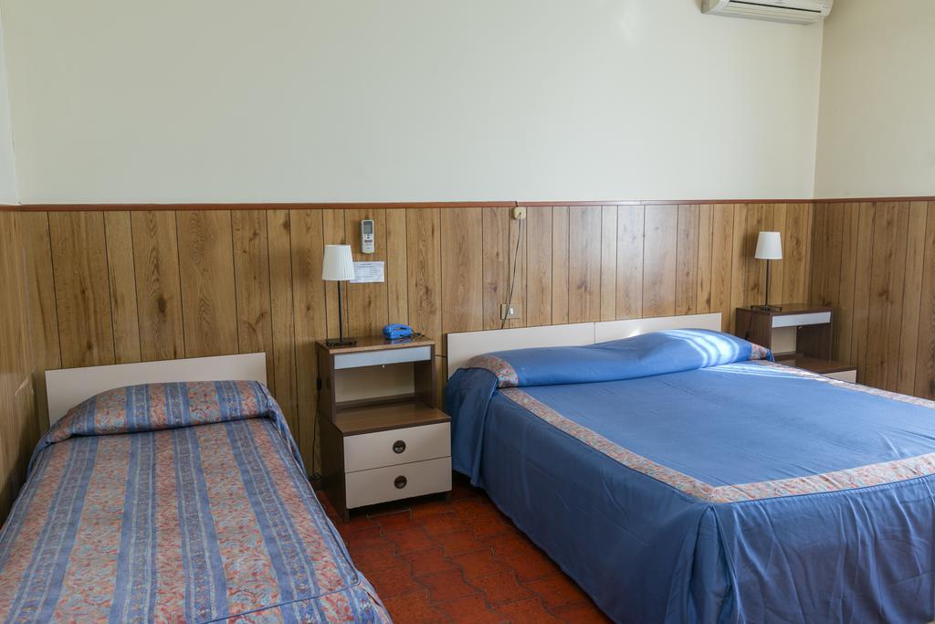 Albergo Il Cochino Montale  ภายนอก รูปภาพ
