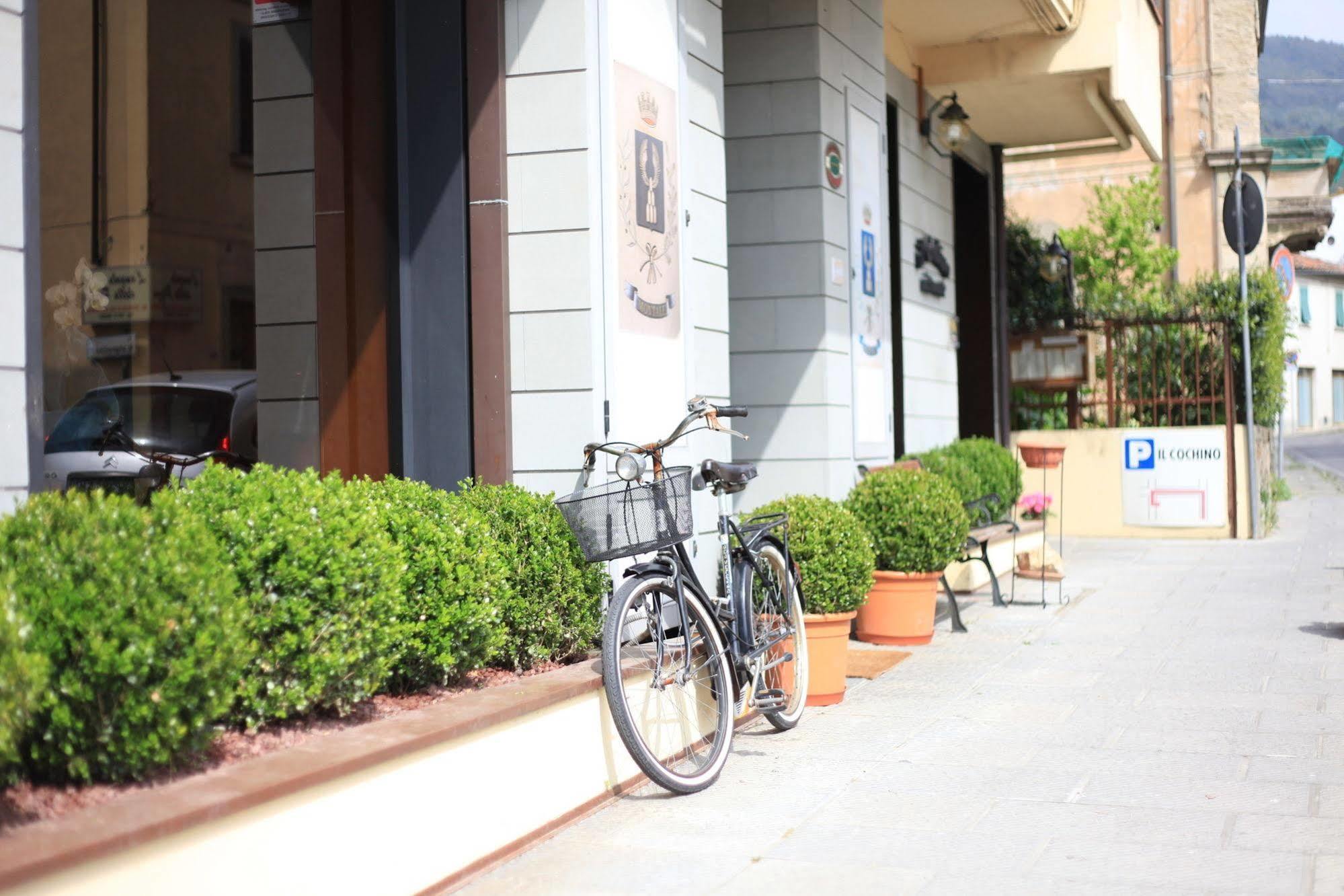 Albergo Il Cochino Montale  ภายนอก รูปภาพ